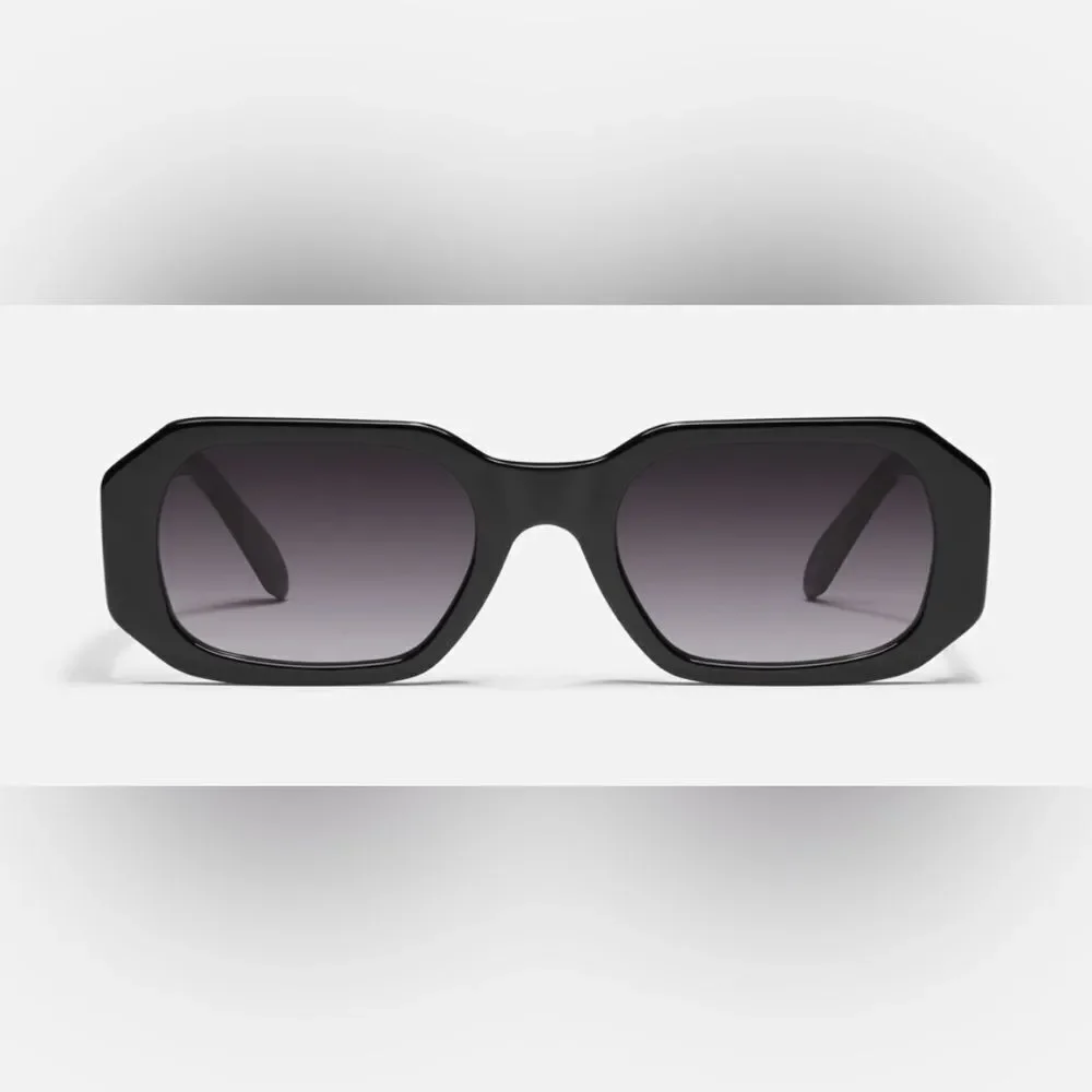 Quay sunglasses oversized glasses cat eye frames hyped up accessory box eye wear